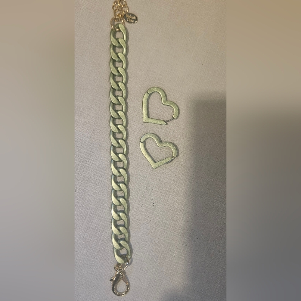 Metallic Green Earring‎ And Bracelet Set